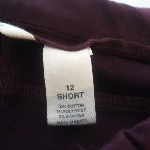 Westbound women's size 12 Short maroon or wine color pull up pants - Picture 11 of 13
